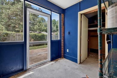 Excellent investment opportunity or owner-occupant purchase with - photo 21