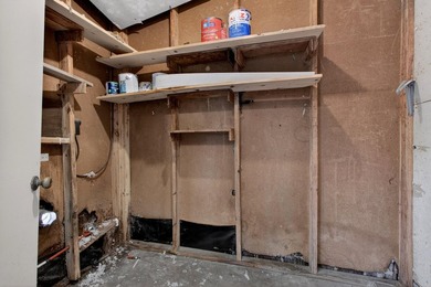 Excellent investment opportunity or owner-occupant purchase with - photo 22