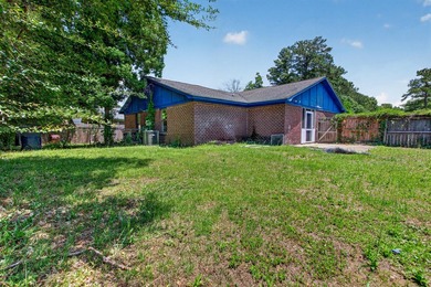 Excellent investment opportunity or owner-occupant purchase with - photo 24