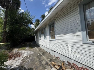 WONDERFUL OPPORTUNITY IN SPRINGFIELD! Built in 1922, this - photo 24