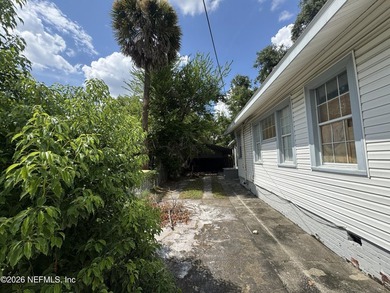 WONDERFUL OPPORTUNITY IN SPRINGFIELD! Built in 1922, this - photo 25