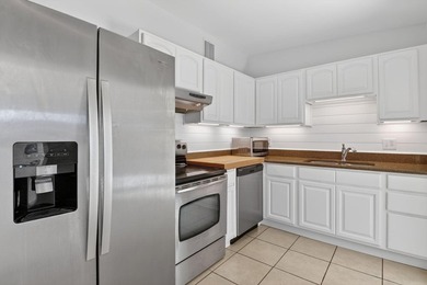 Beautifully renovated 3-bedroom, 2-bath single-family home - photo 2