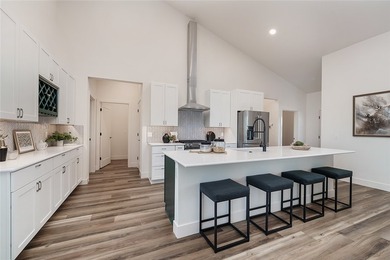 Experience Red Lodge living in this custom-built 3-bedroom, 2 - photo 9