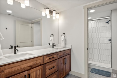 Modern Luxury Condo Near Bear Lake Short term rental Approved - photo 53
