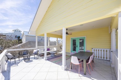 Nestled just one block from the sugar-white sands of Destin's - photo 11