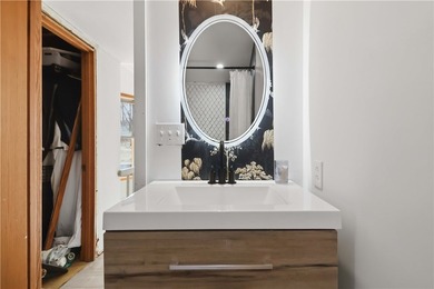 One-of-a-kind property in Lost Bridge Village. Fully renovated - photo 14