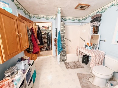 Welcome to this charming two-bedroom, two-bathroom residence in - photo 19