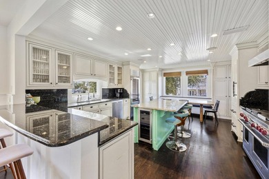 Nestled just one block from the sugar-white sands of Destin's - photo 21