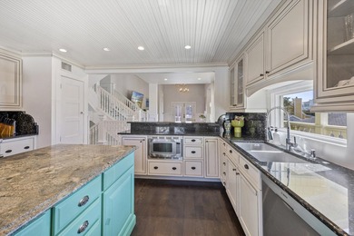 Nestled just one block from the sugar-white sands of Destin's - photo 23