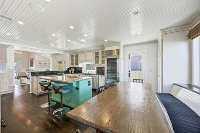 Nestled just one block from the sugar-white sands of Destin's - photo 25
