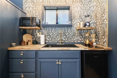 One-of-a-kind property in Lost Bridge Village. Fully renovated - photo 27