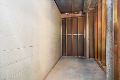 One-of-a-kind property in Lost Bridge Village. Fully renovated - photo 30