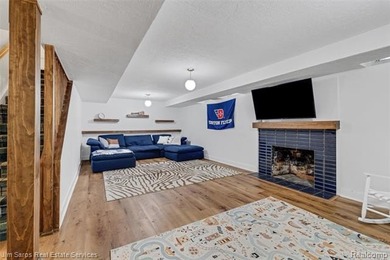 Exceptional brick Contemporary Colonial in the highly coveted - photo 36