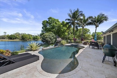 A rare 12-ACRE PRIVATE ESTATE offering exceptional luxury and - photo 2