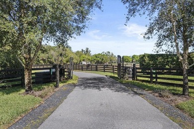A rare 12-ACRE PRIVATE ESTATE offering exceptional luxury and - photo 5