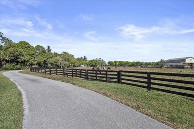 A rare 12-ACRE PRIVATE ESTATE offering exceptional luxury and - photo 6