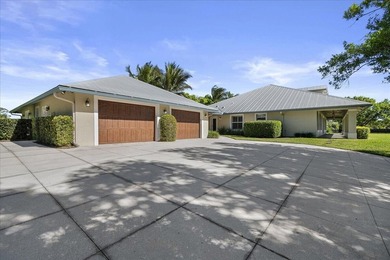 A rare 12-ACRE PRIVATE ESTATE offering exceptional luxury and - photo 7