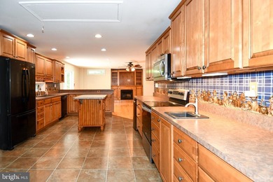 Peaceful Country Home ..SUPER SIZED!! Brick front Split Foyer - photo 12