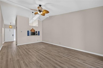 Beautifully updated villa in the centrally located community of - photo 15