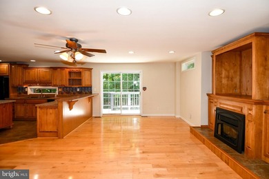Peaceful Country Home ..SUPER SIZED!! Brick front Split Foyer - photo 18