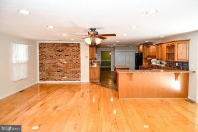 Peaceful Country Home ..SUPER SIZED!! Brick front Split Foyer - photo 20