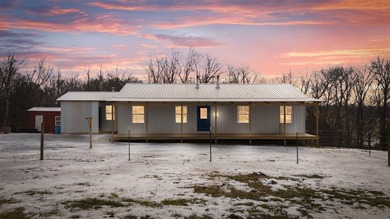 Barren River Lake Home For Sale in Glasgow Kentucky