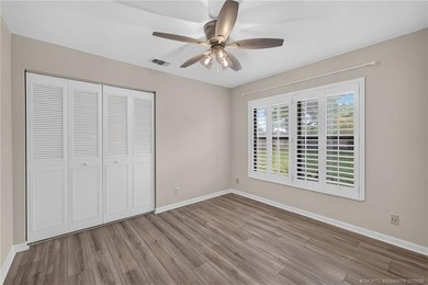 Beautifully updated villa in the centrally located community of - photo 23