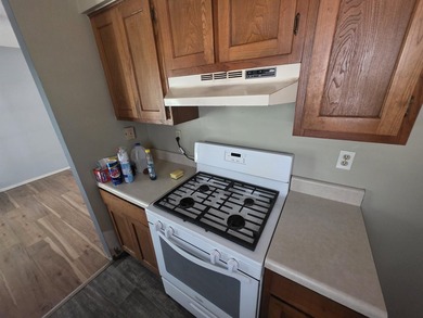 This is a Super-cute home with 2-bedrooms and 1 and a half - photo 25