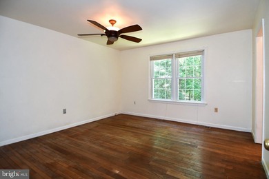 Peaceful Country Home ..SUPER SIZED!! Brick front Split Foyer - photo 25
