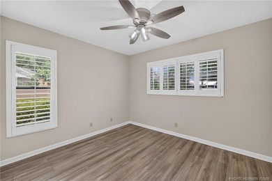 Beautifully updated villa in the centrally located community of - photo 26
