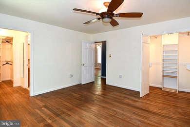 Peaceful Country Home ..SUPER SIZED!! Brick front Split Foyer - photo 27