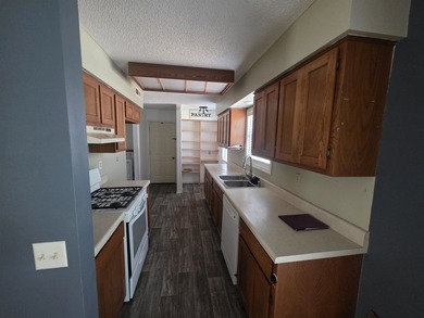 This is a Super-cute home with 2-bedrooms and 1 and a half - photo 28