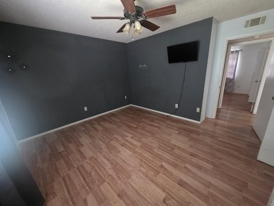 This is a Super-cute home with 2-bedrooms and 1 and a half - photo 35