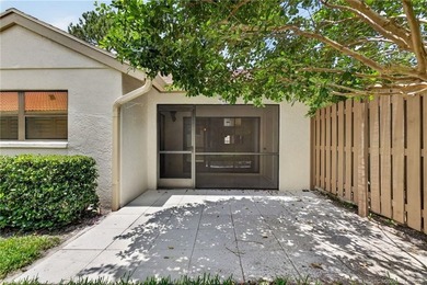 Beautifully updated villa in the centrally located community of - photo 36