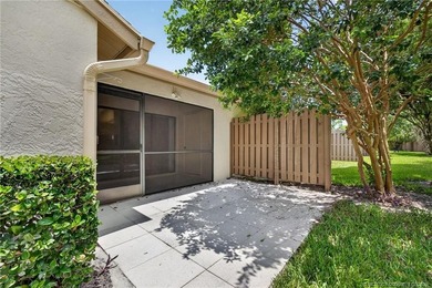 Beautifully updated villa in the centrally located community of - photo 37