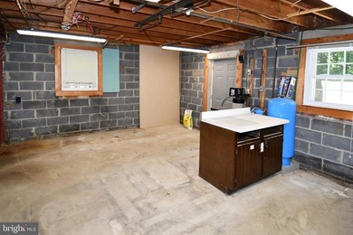 Peaceful Country Home ..SUPER SIZED!! Brick front Split Foyer - photo 42