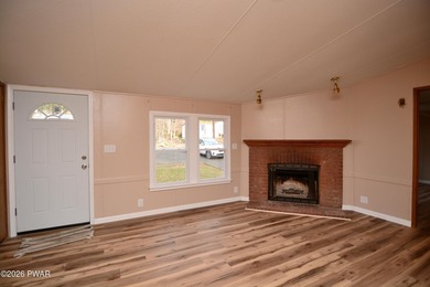 AFFORDABLE ESCAPE AT BEAUTIFUL LAKE WALLENPAUPACK! ONE LEVEL - photo 6