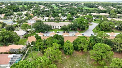 Beautifully updated villa in the centrally located community of - photo 49