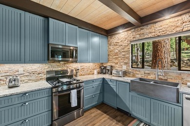 Beautifully renovated and thoughtfully designed, this Kings - photo 5