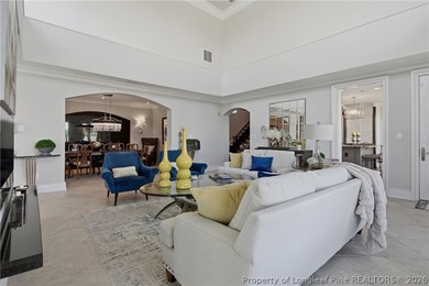 Experience luxury living in this extraordinary downtown - photo 6