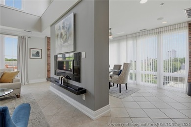 Experience luxury living in this extraordinary downtown - photo 9