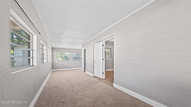 Beautifully renovated 3-bedroom, 2-bath home in the Arlington - photo 11