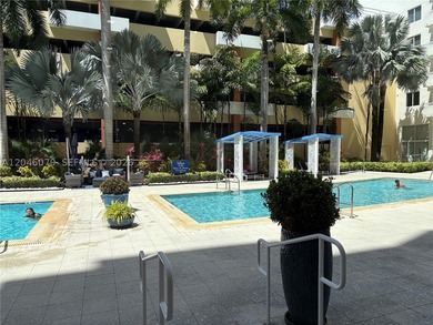 Beautiful 1 bedroom 1 bath for sale at Venture East! Tons of - photo 16