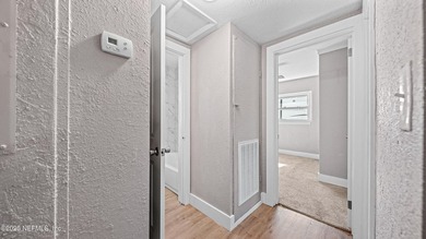 Beautifully renovated 3-bedroom, 2-bath home in the Arlington - photo 16