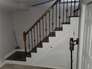 Nestled in a desirable Warwick neighborhood steps to Winslow - photo 21