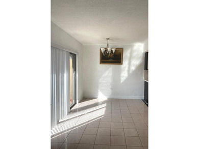 Well maintained, partially renovated townhouse located in the - photo 2