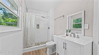 Beautifully renovated 3-bedroom, 2-bath home in the Arlington - photo 25