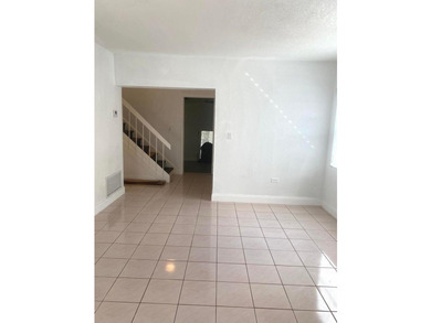 Well maintained, partially renovated townhouse located in the - photo 5