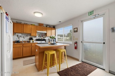 Excellent mixed-use investment opportunity featuring a - photo 26