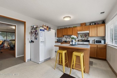 Excellent mixed-use investment opportunity featuring a - photo 27